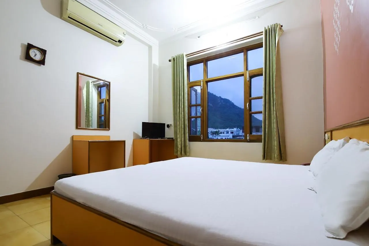 Spot On 64233 Grand Ganga View Hotel Varanasi