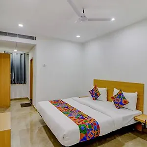 Hotel Fabhotel Premium Kashi
